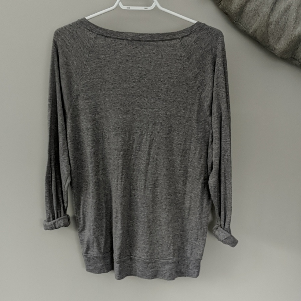 Aritzia 3/4 Length Top - Picture 3 of 3